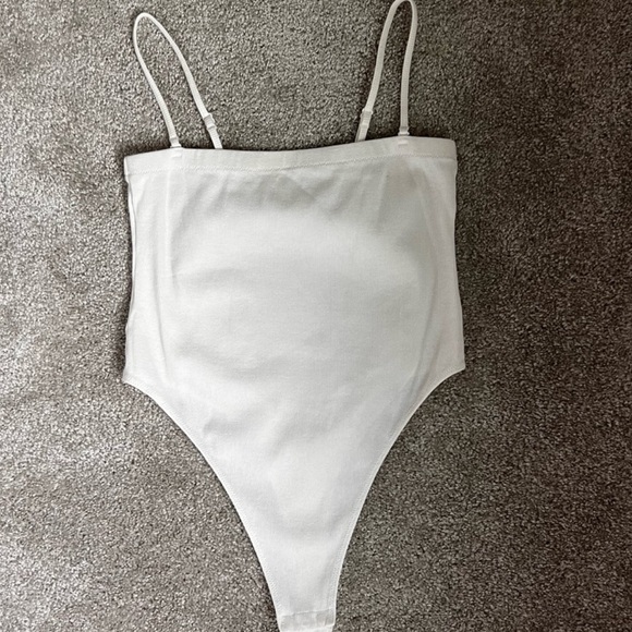 NWOT INAMORATA White Ribbed High Leg Bodysuit Adjustable Straps Medium - Picture 4 of 11